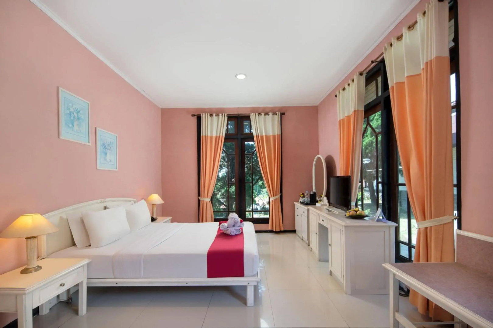 Royal Hotel and Villa Trawas