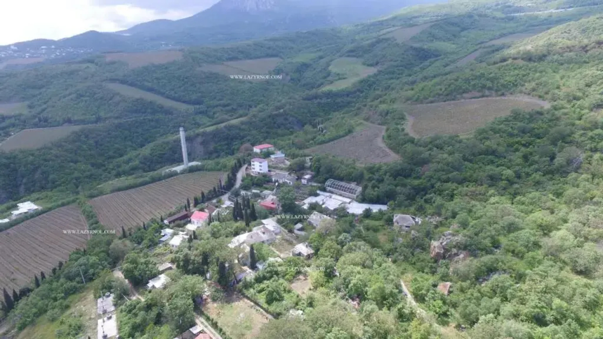 Two Floor Cottages in Lazurnoe