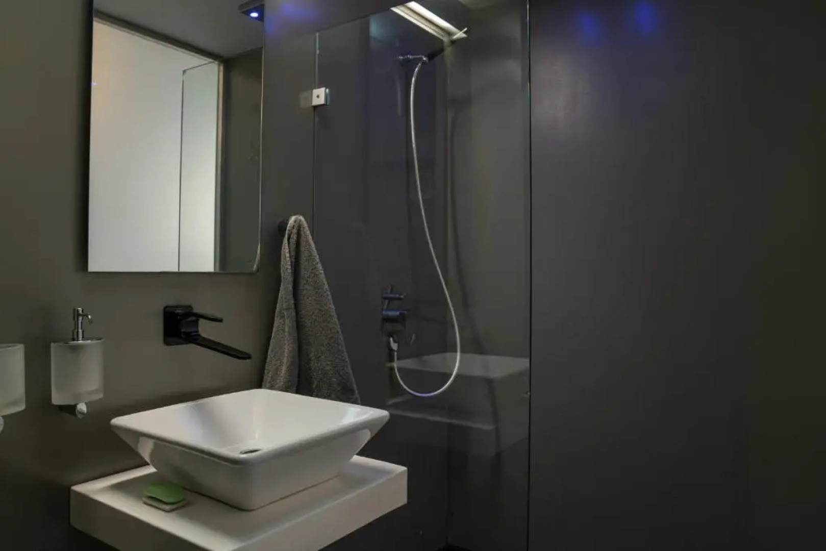 Seaside Maisonette for 5 in Itea