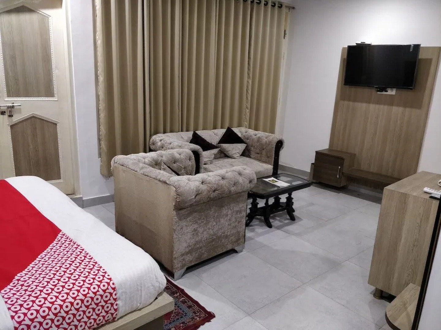 OYO 24209 The Pearly Gate