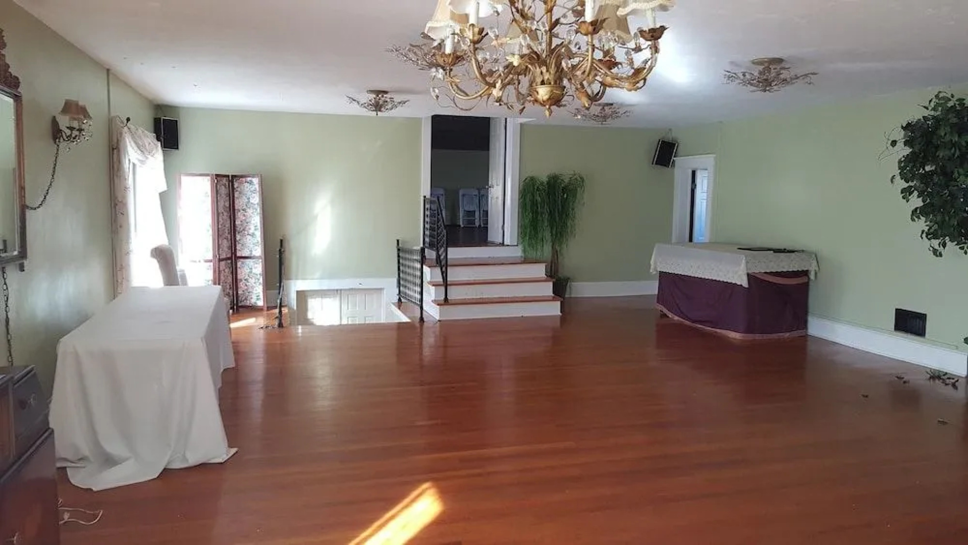 Kuttawa Harbor House