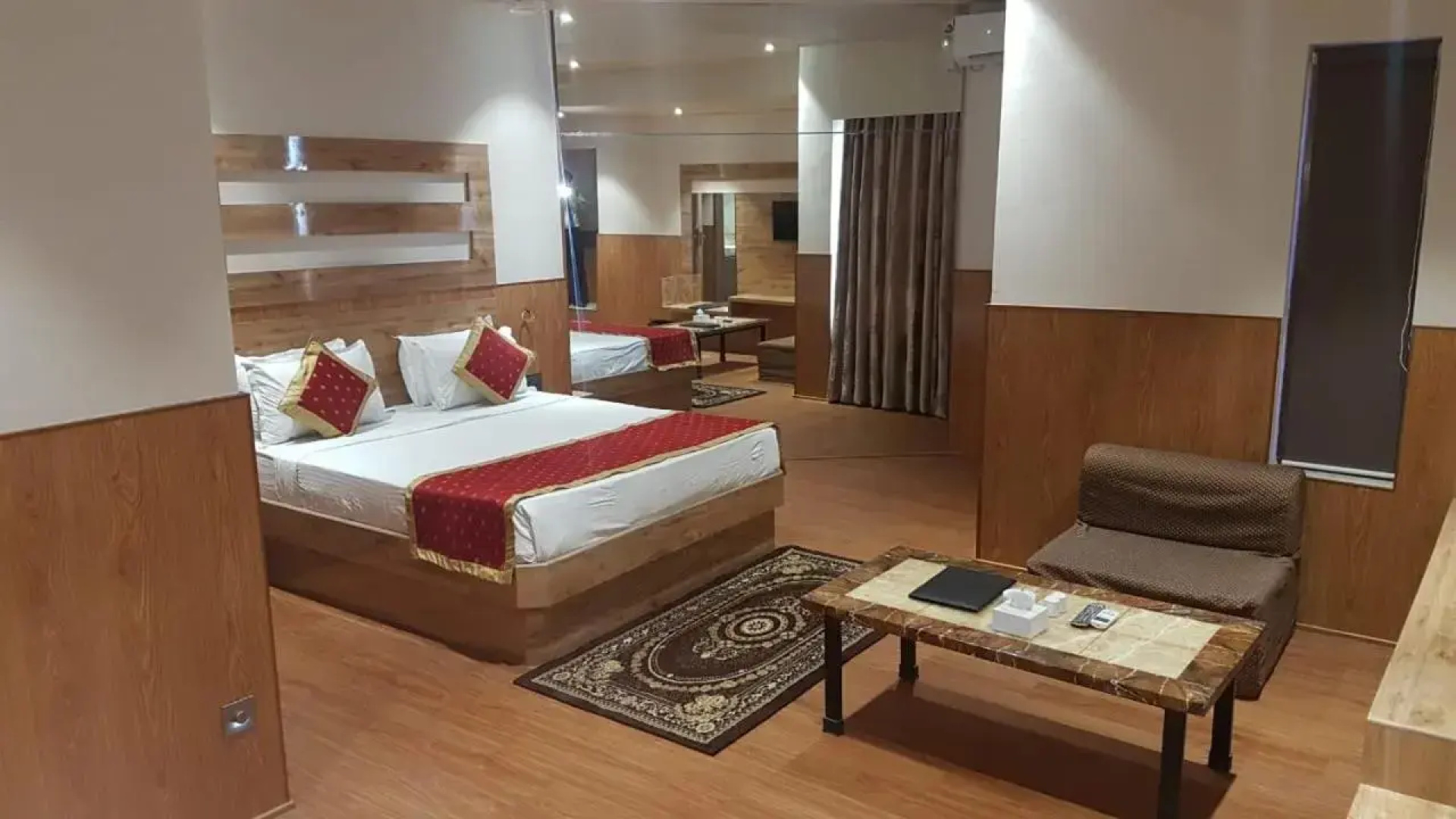 Hotel Surya Executive