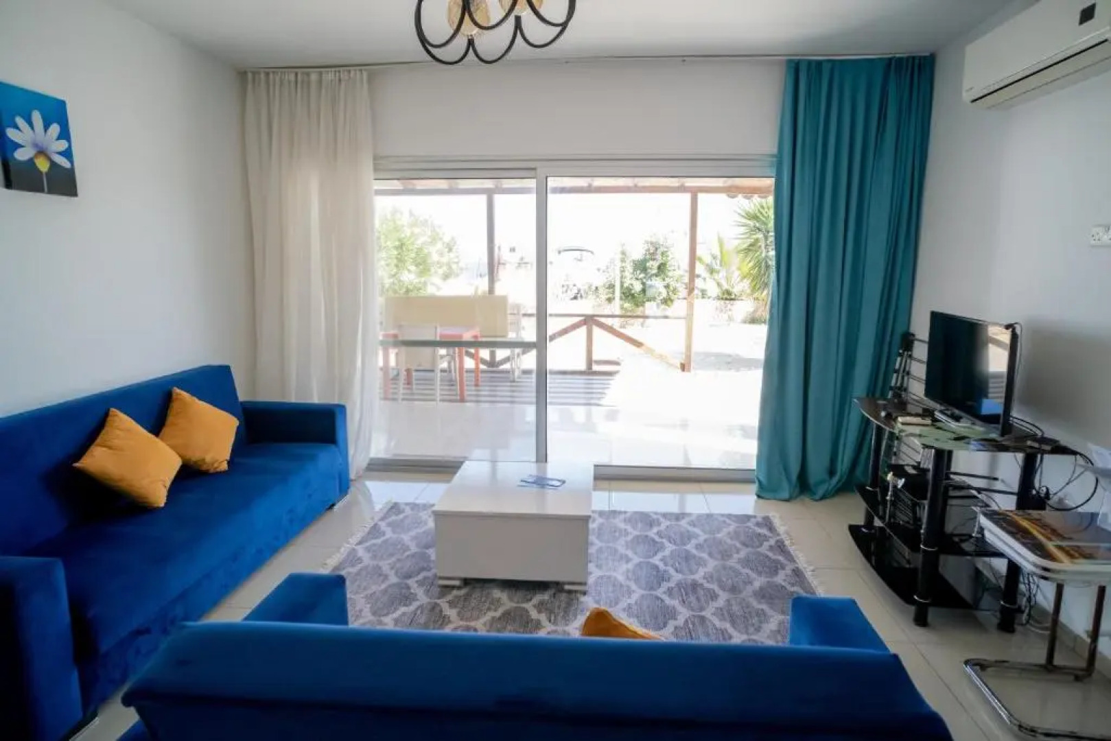 Spacious Three-Bedroom Apartment with Sea View A2
