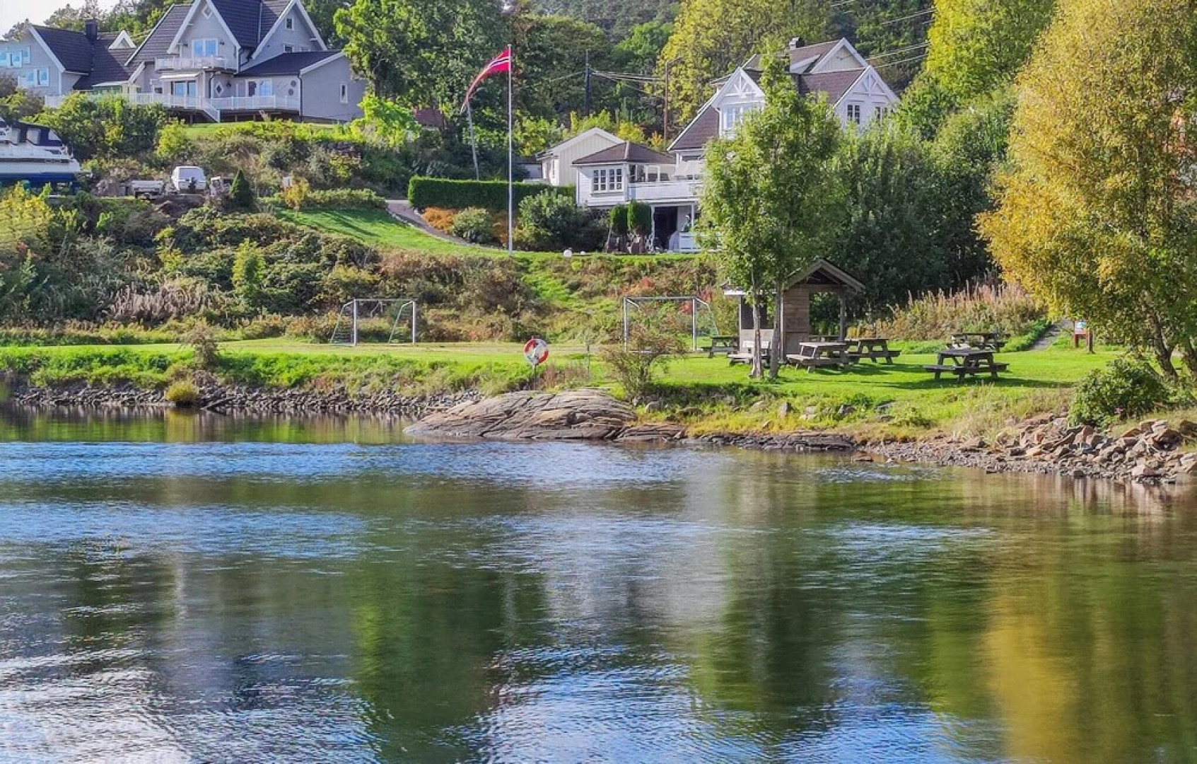 The Woodpecker Cottage Tree