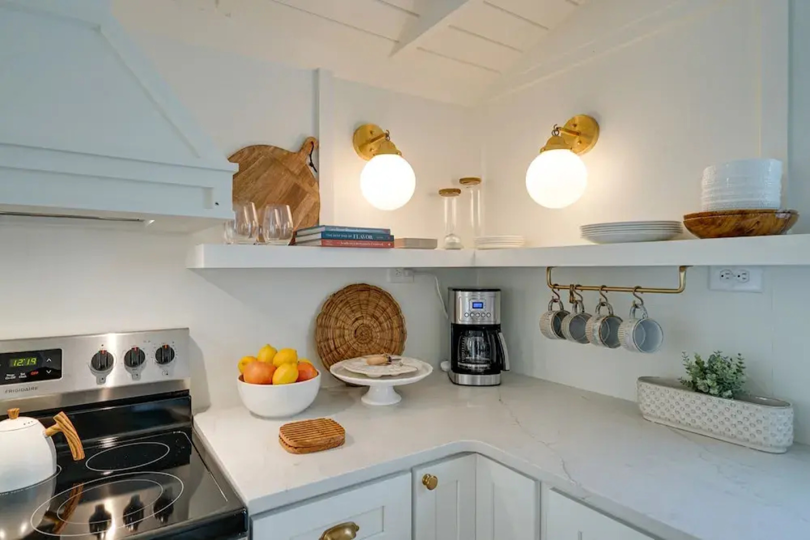 Vintage Surf City Cottage - 132 Steps to Beach!