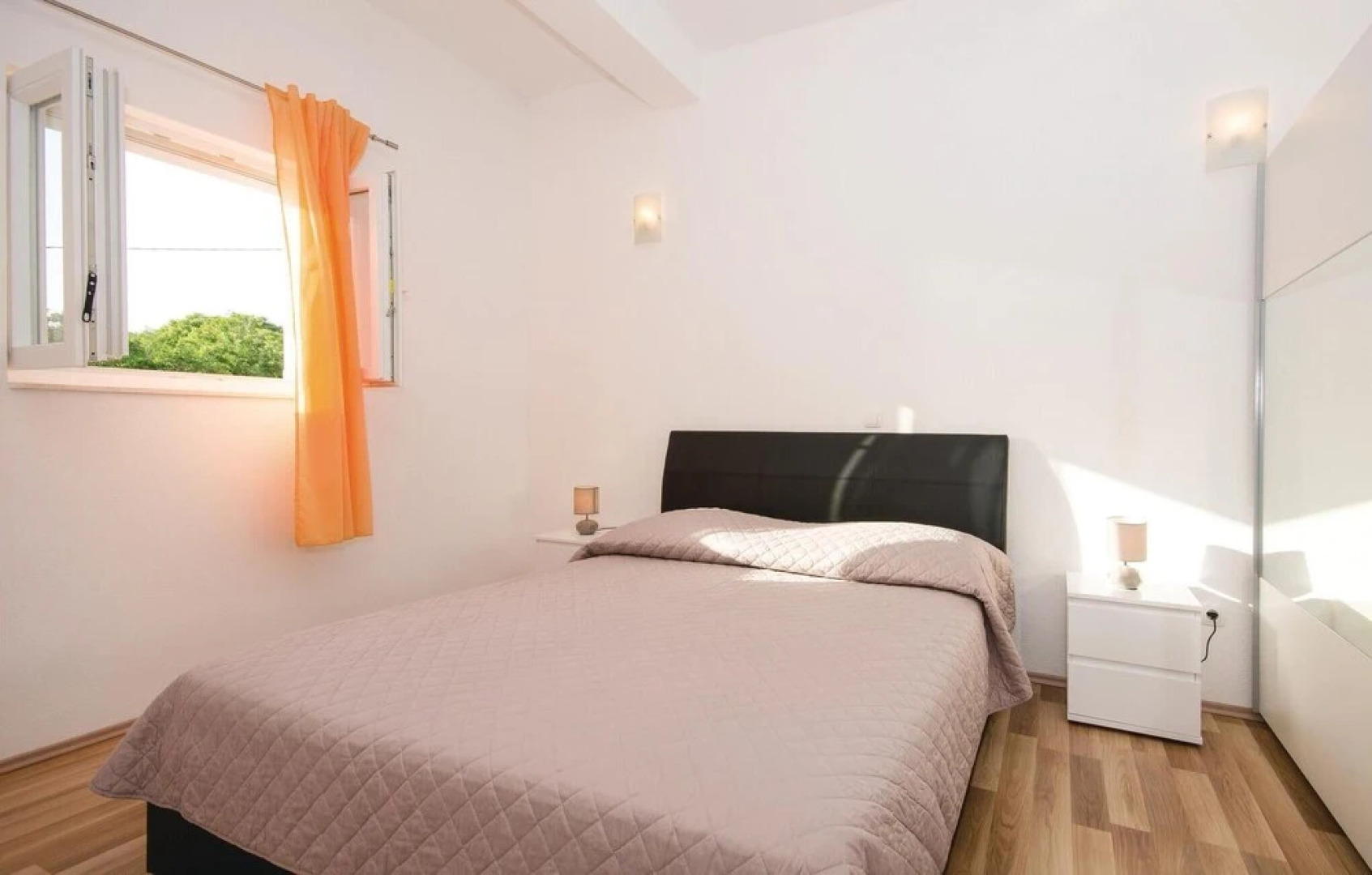 Stunning Home in Blizna Donja With Wifi and 4 Bedrooms