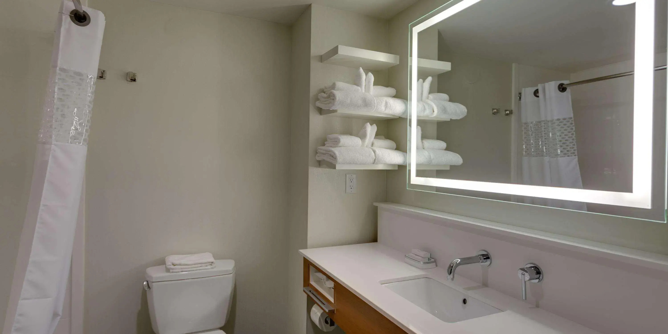 Hampton Inn & Suites Knoxville Papermill Drive