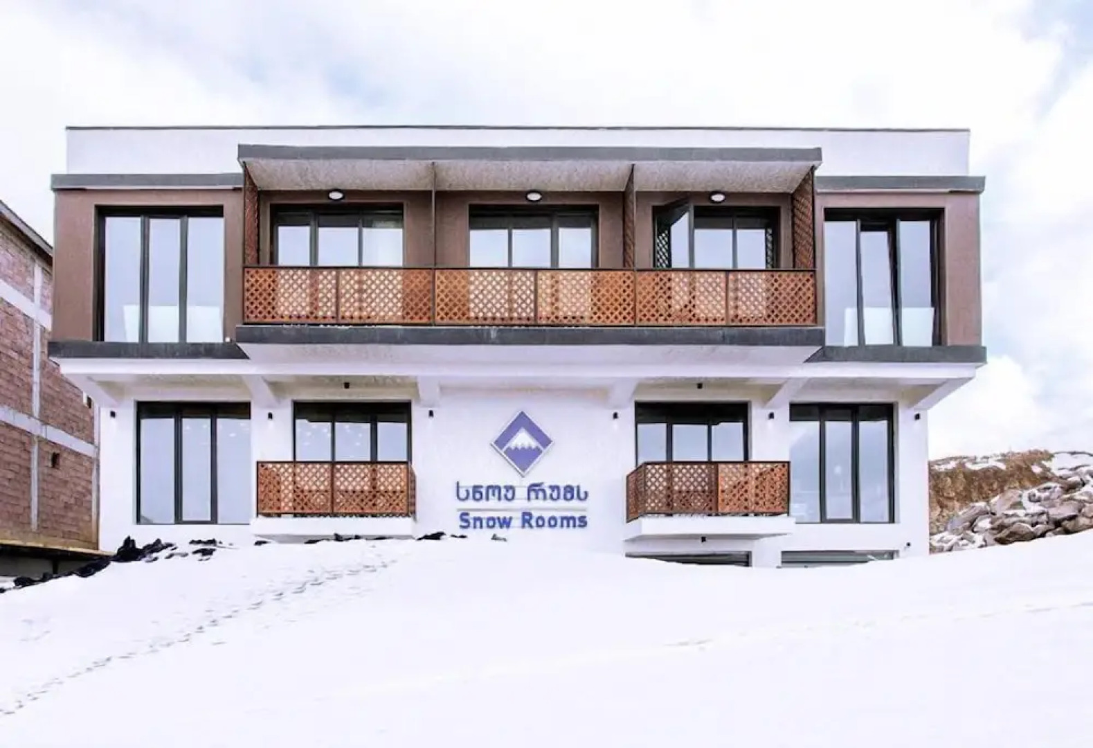 Snow Rooms Hotel
