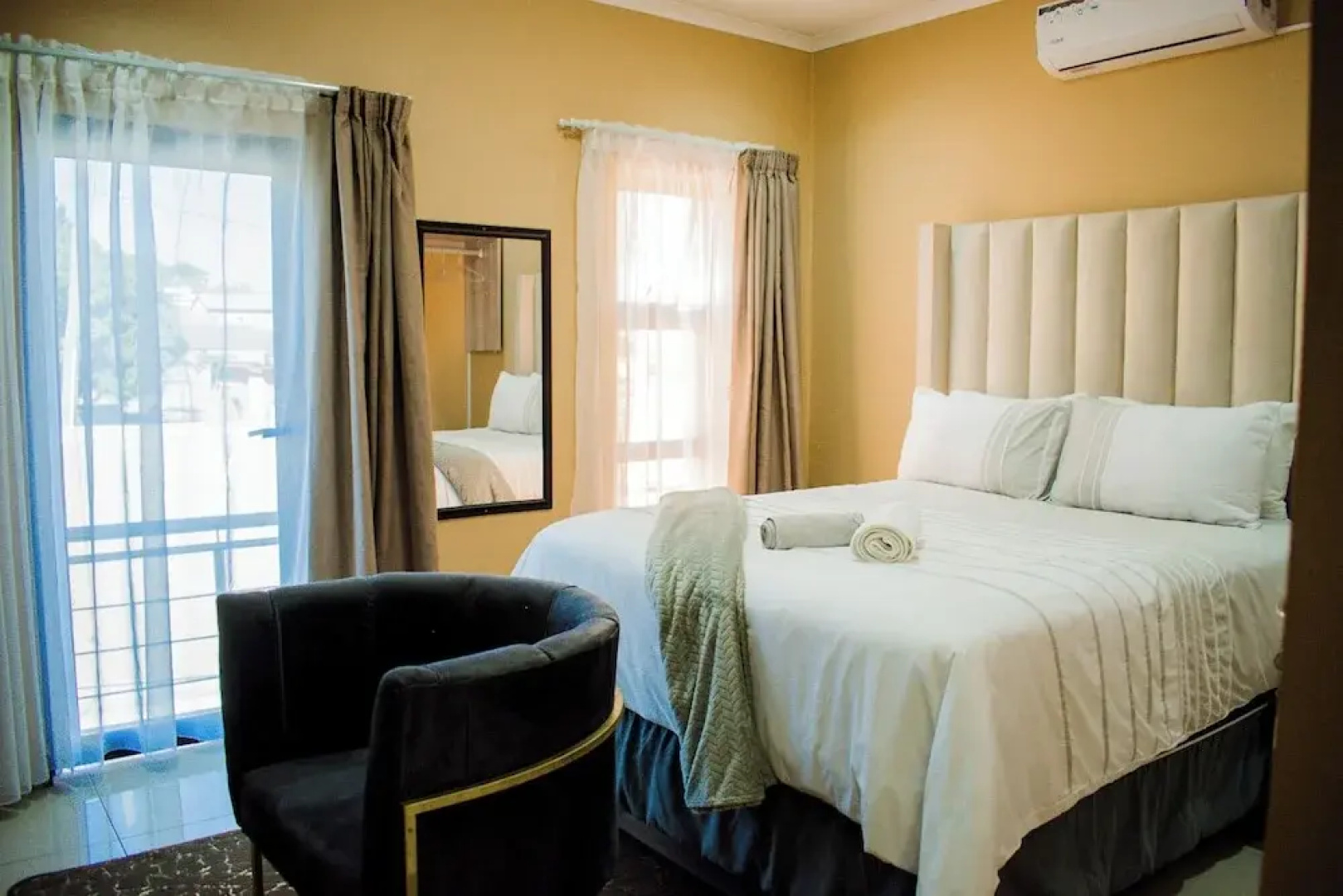 WoodMead Guest House & Events