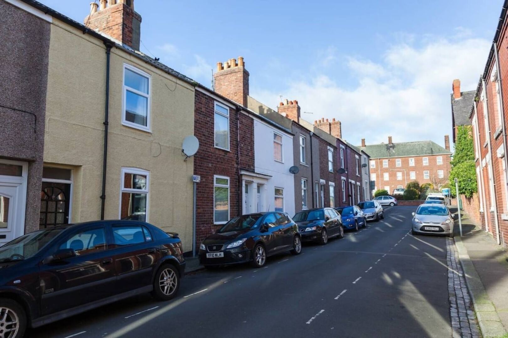 House - Sleeps 4 - Pets Ok - Parking - Garden