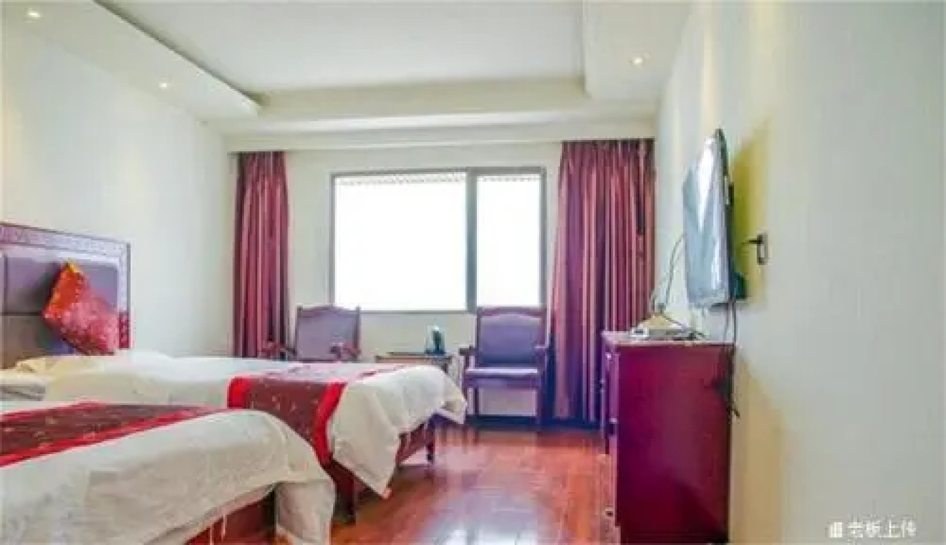 Emeishan Sanyuan Shuzhuang Home Stay