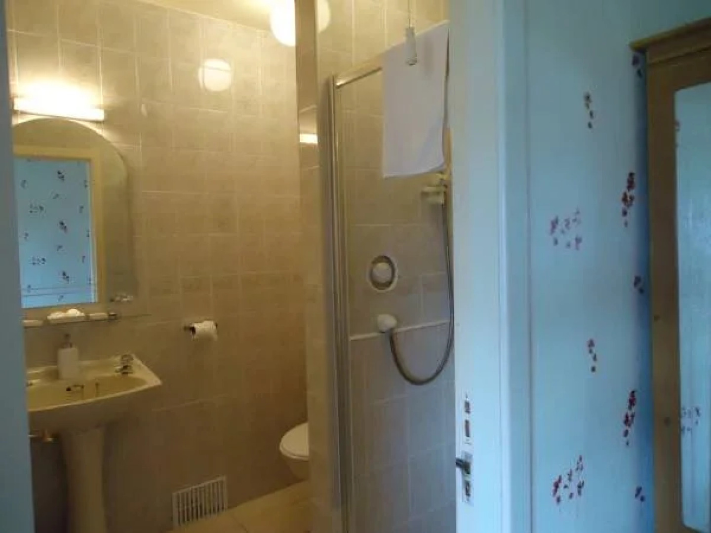 Heather Lodge Country House