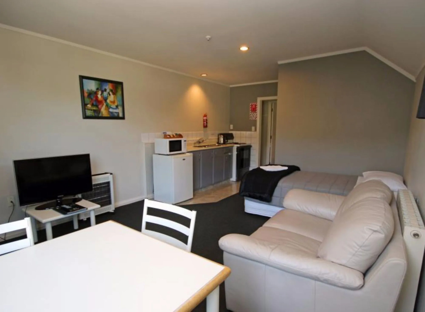 Champers Motor Inn