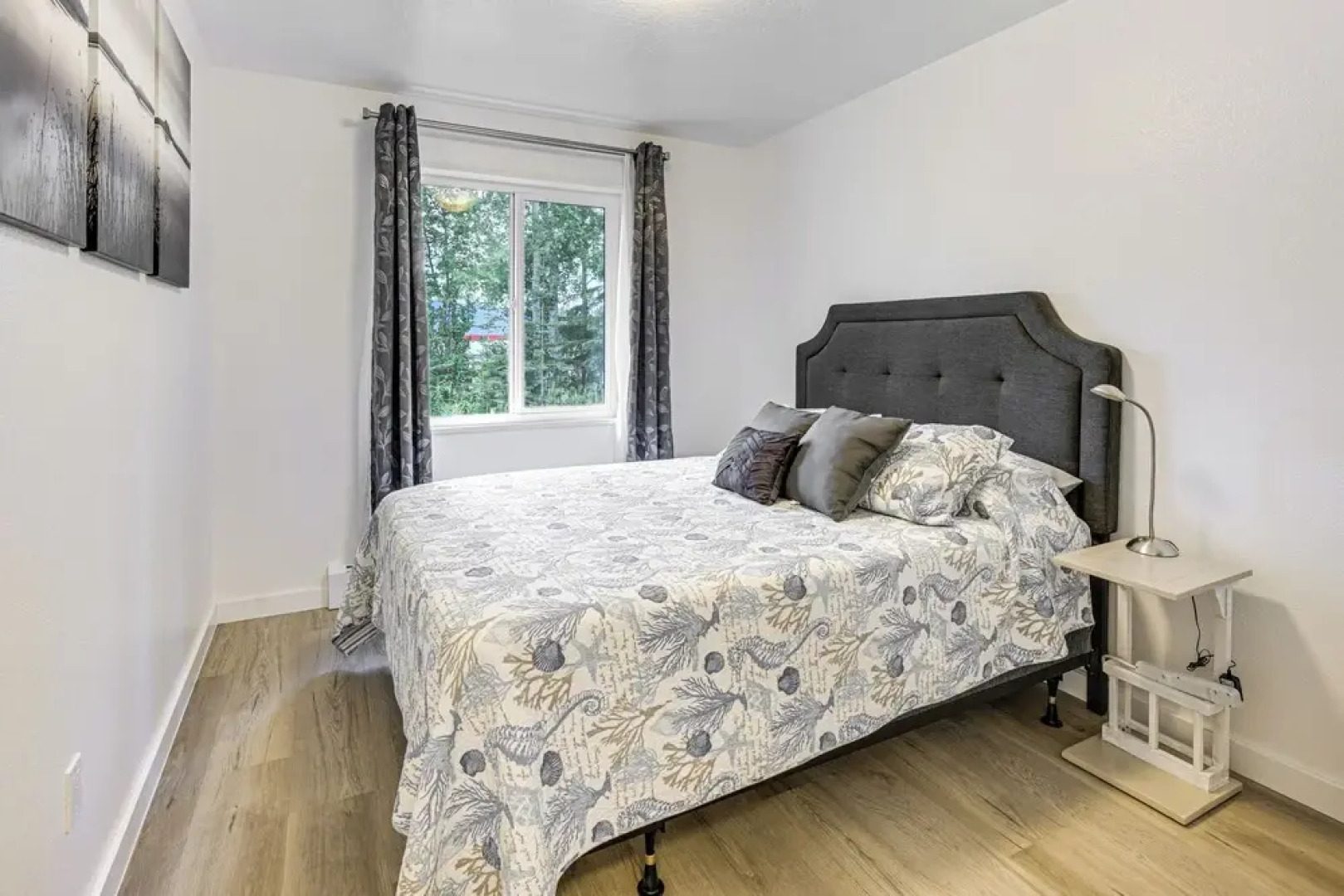 Walk to Parks: Snug Soldotna Sanctuary!