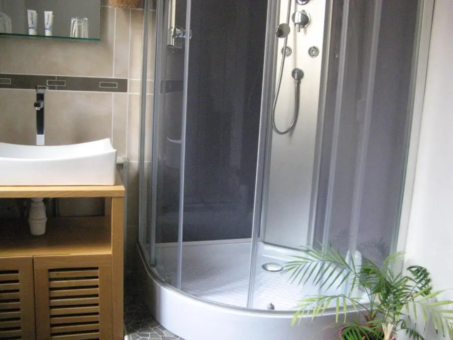 appartement 50 m2 , chambre , cuisine , salle de bains