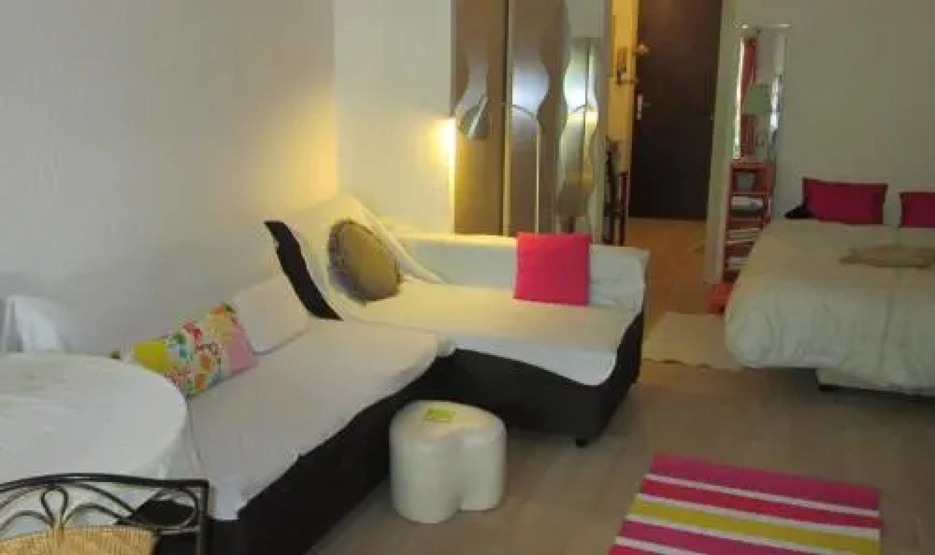 Joli Studio Avec Jardinet