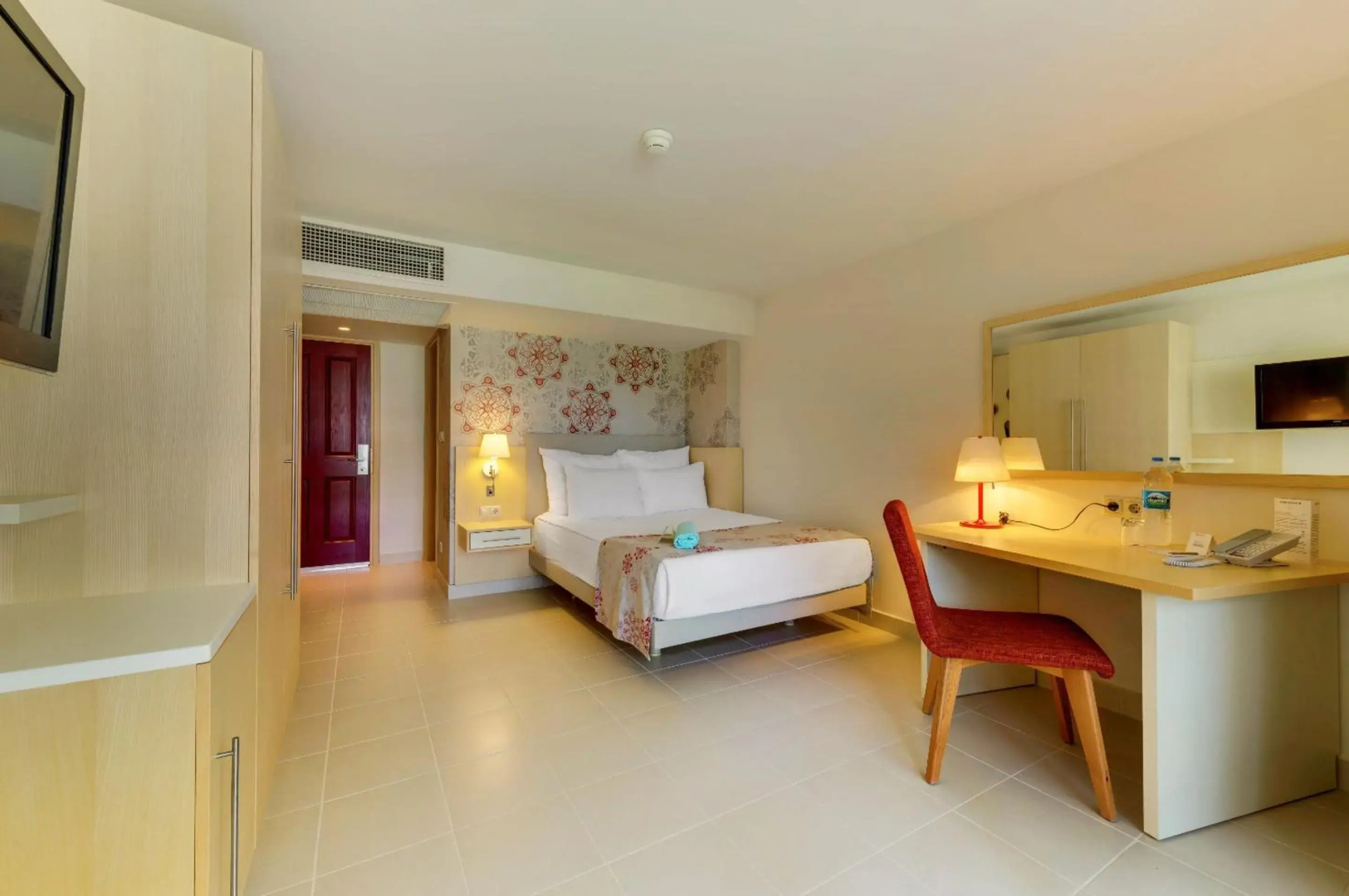 Robinson Camyuva - Adults only