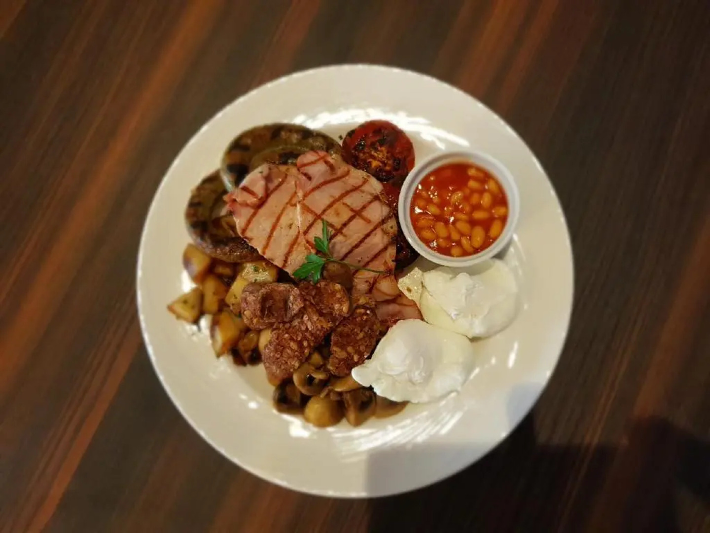 Byron Eleven Apartments