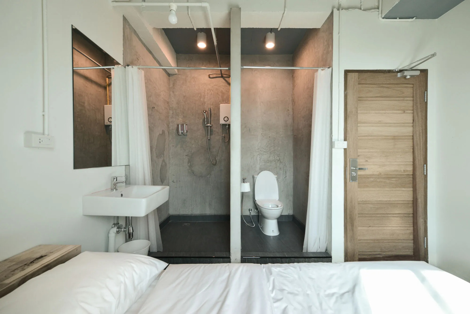 Good One Poshtel & Café Bar