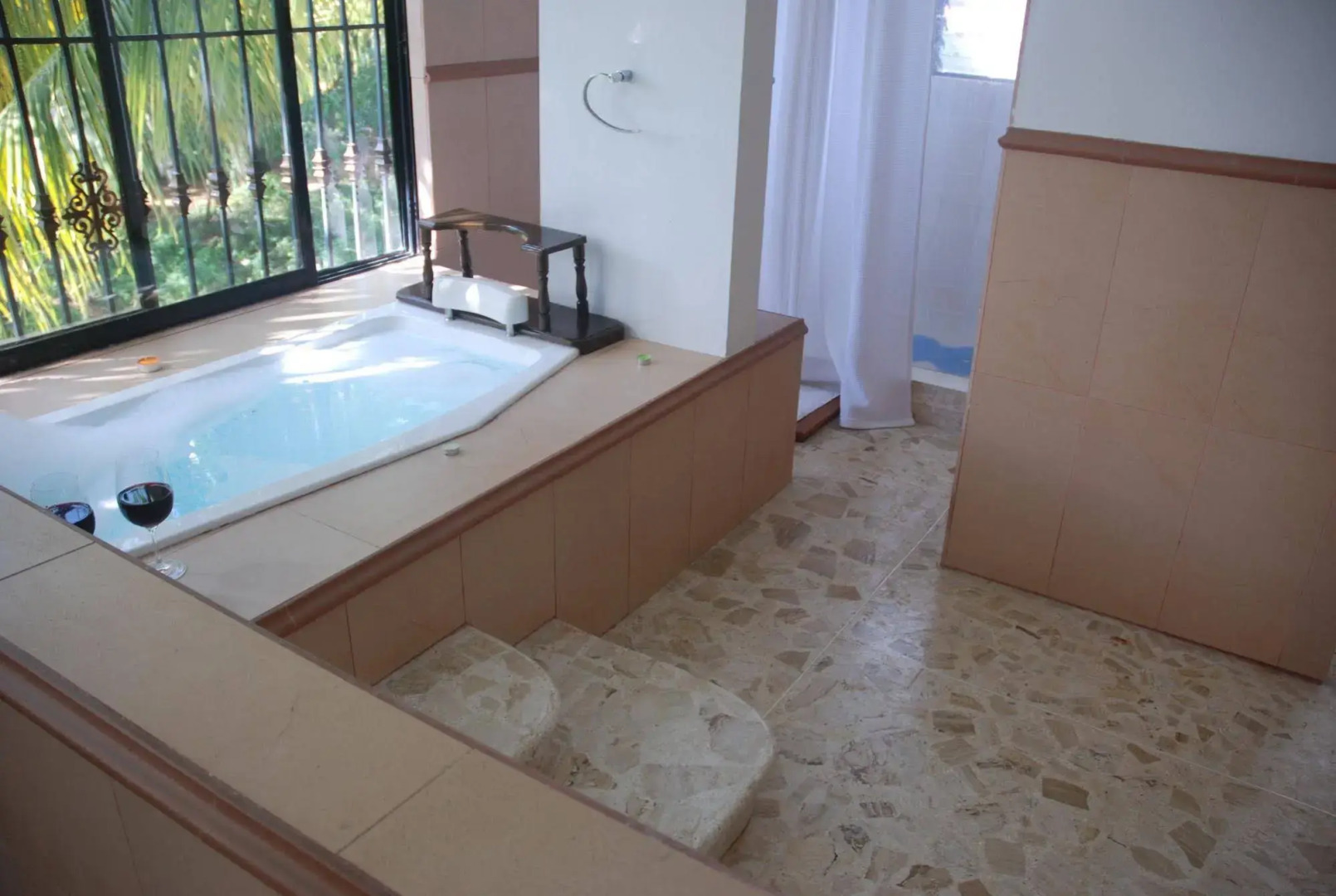 E&J Boutique Residences