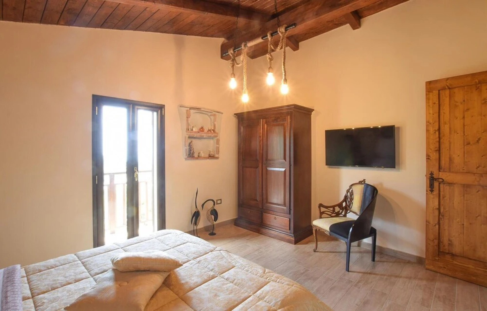 Beautiful Home in Motta San Giovanni With Wifi and 2 Bedrooms