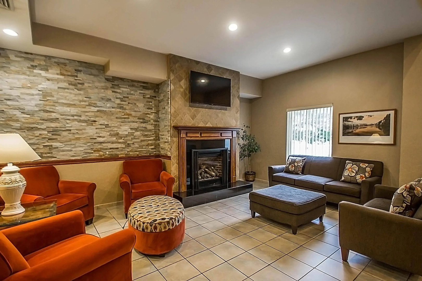 Quality Inn & Suites Fishkill South near I-84