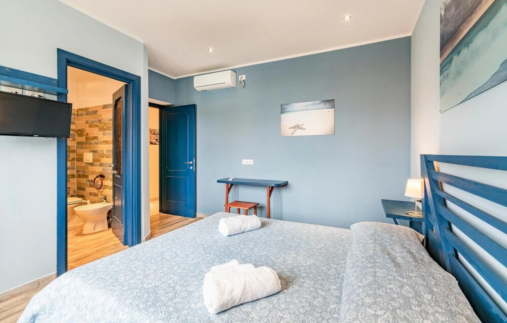 Beautiful Home in Torvaianica With 5 Bedrooms and Outdoor Swimming Pool