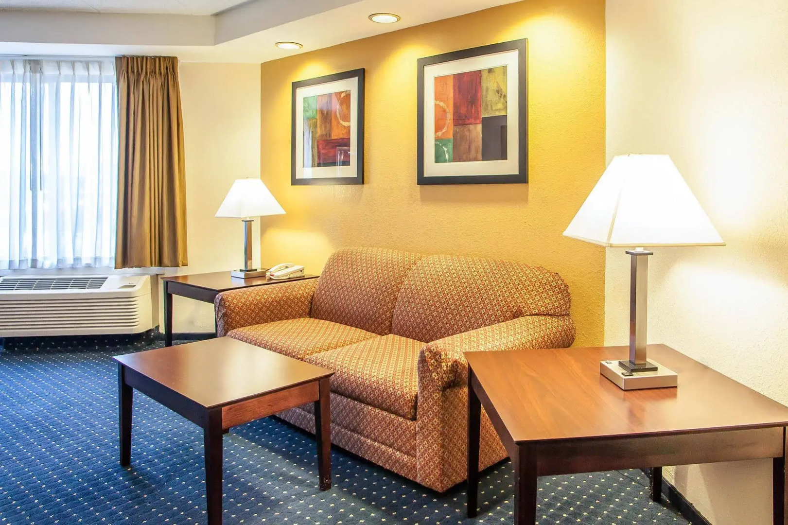 Quality Suites Milwaukee Airport
