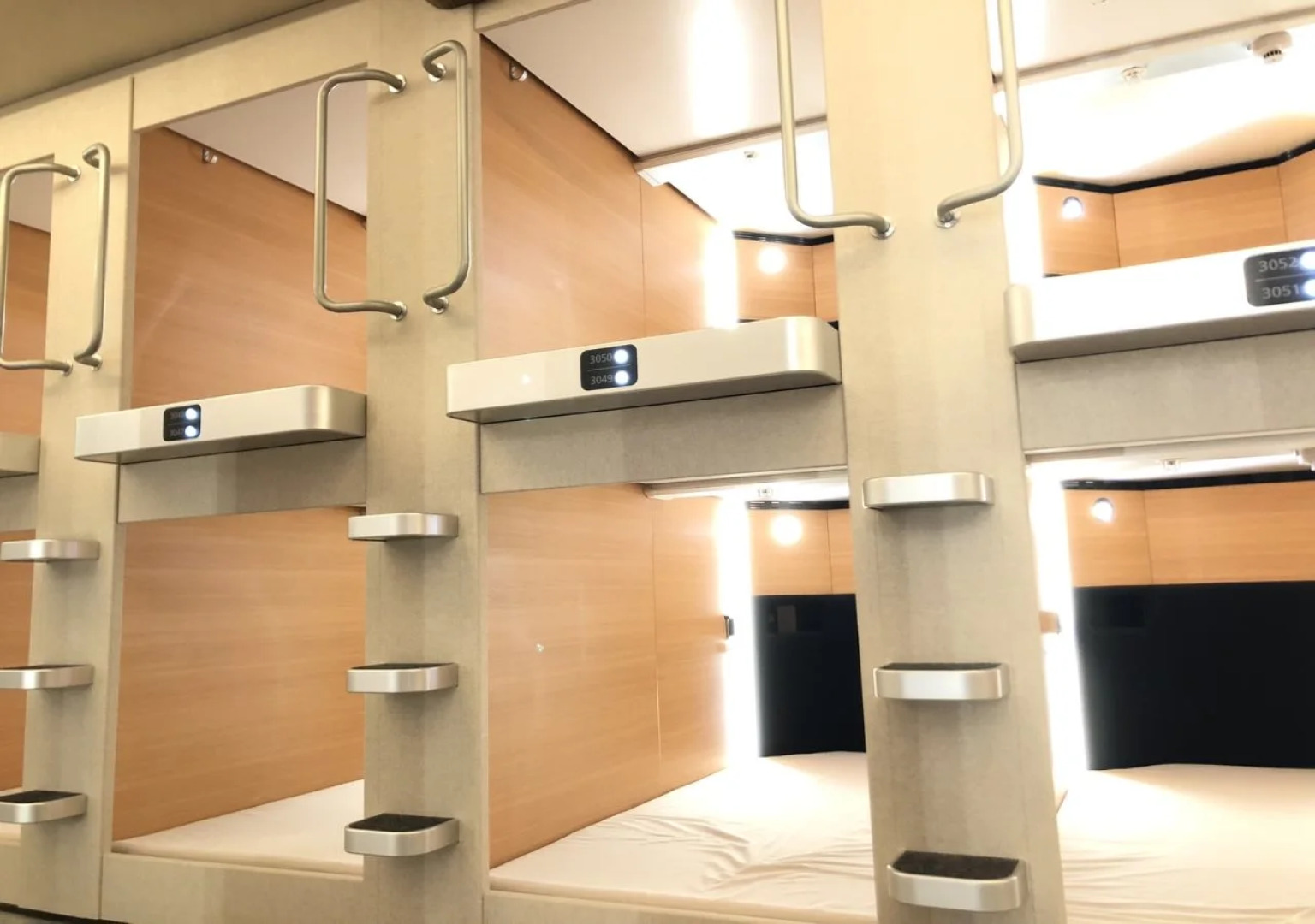 Capsule inn Osaka - Caters to Men