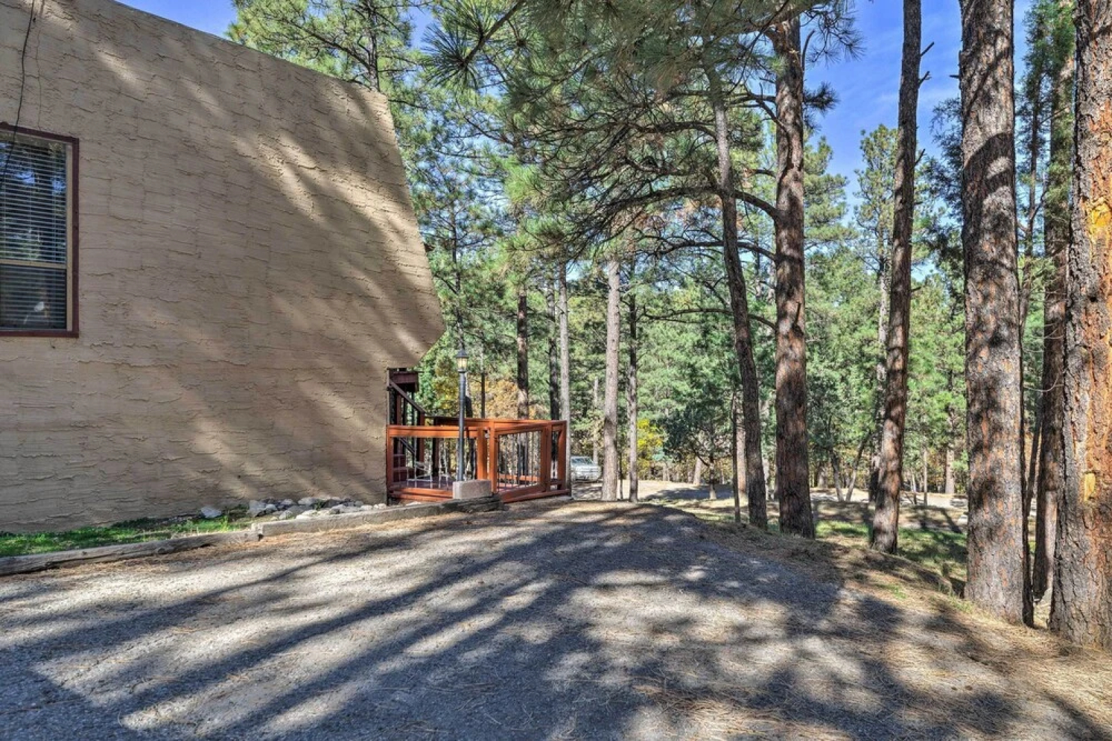 All-season Alto Getaway w/ Fire Pit & Deck!
