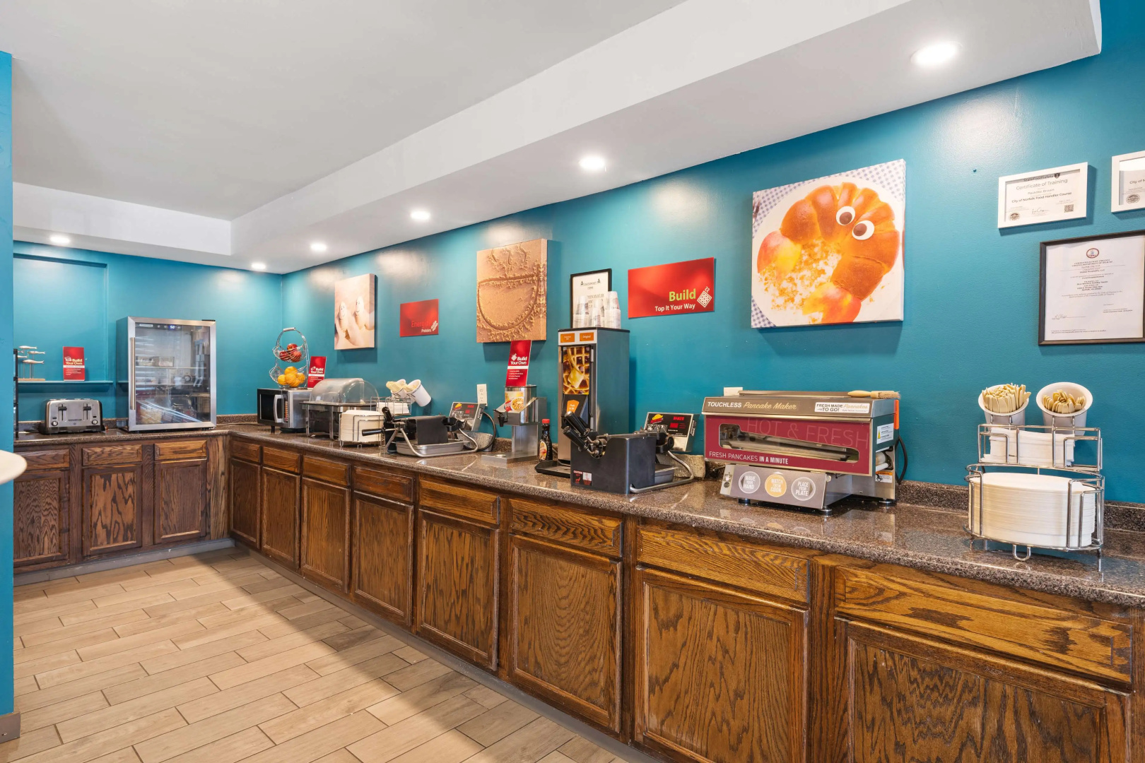 Best Western Plus Holiday Sands Inn & Suites