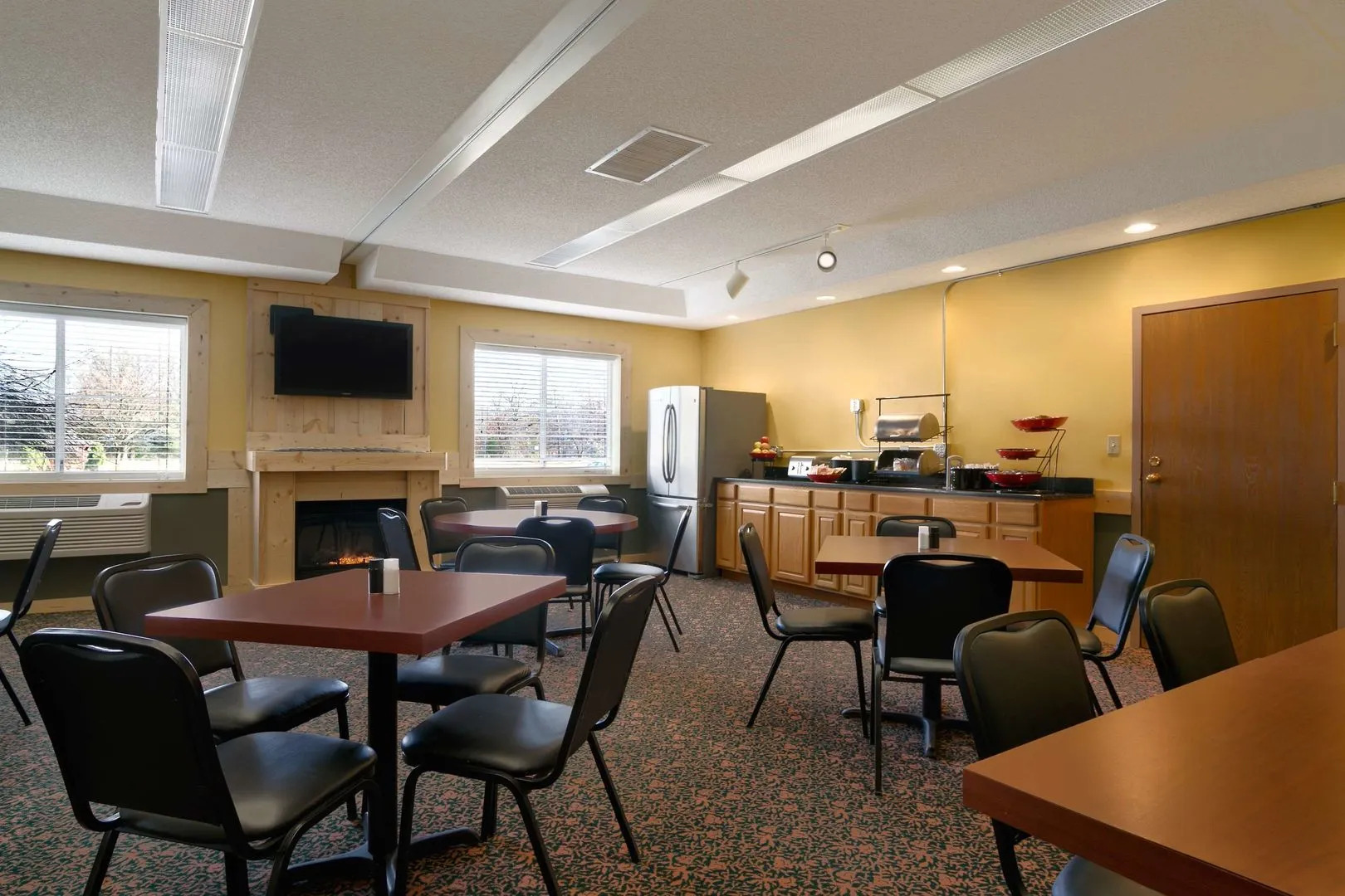 Econo Lodge Whitehall near Michigan's Adventure