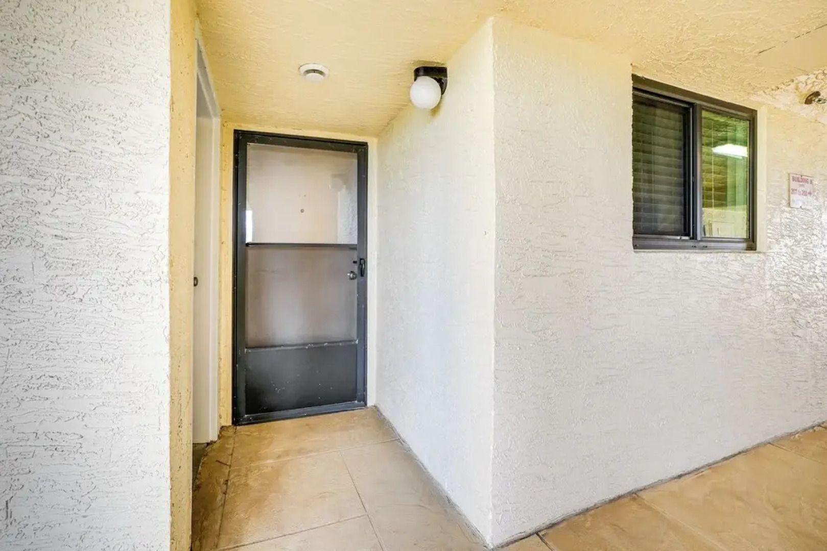 Pool Access & Waterfront Balcony: Hudson Condo!