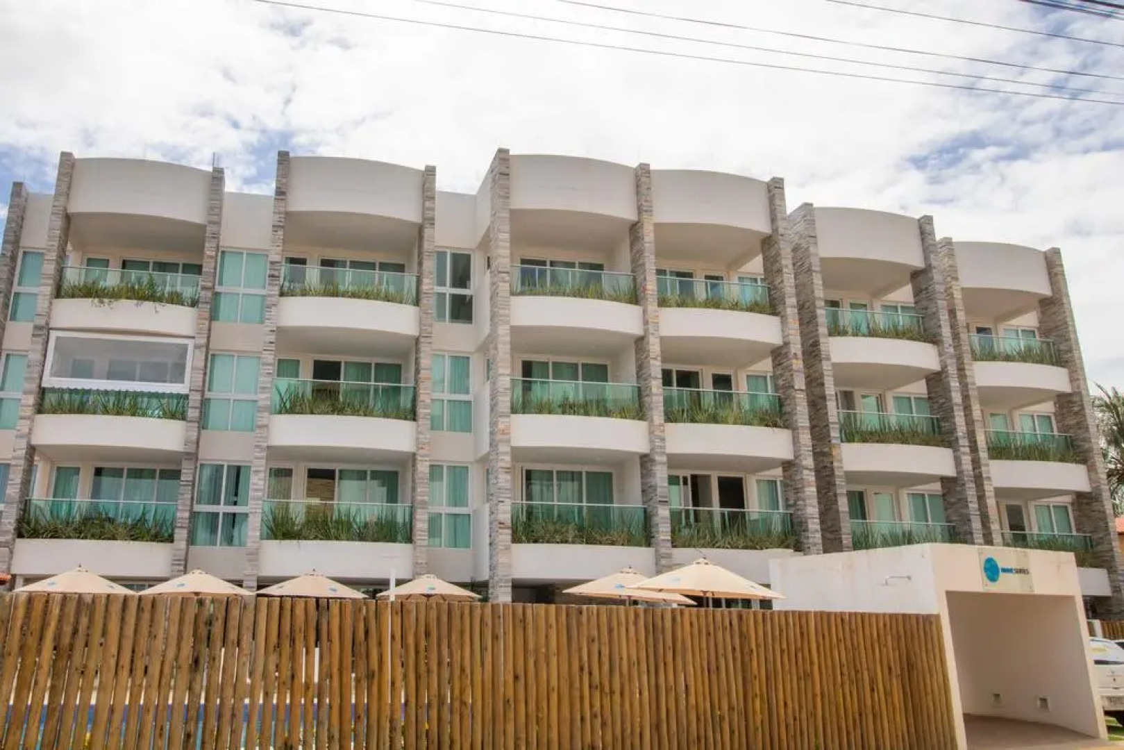 Wave Suítes Hotel & Lounge Bar