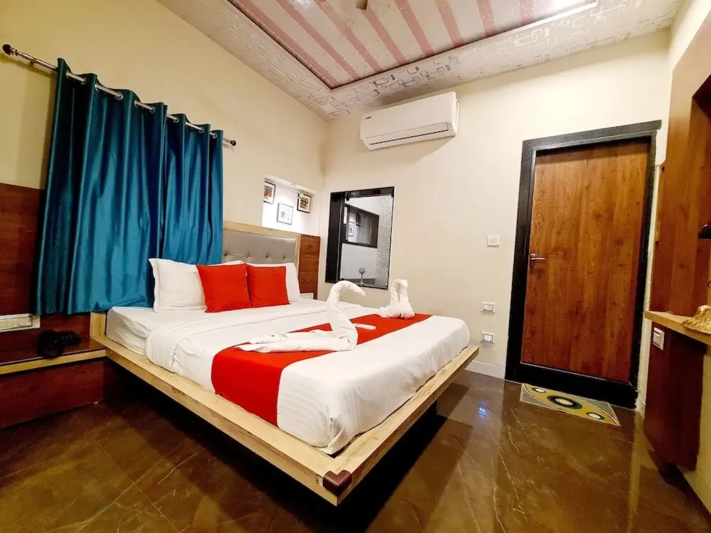 OYO 13553 Palm Residency