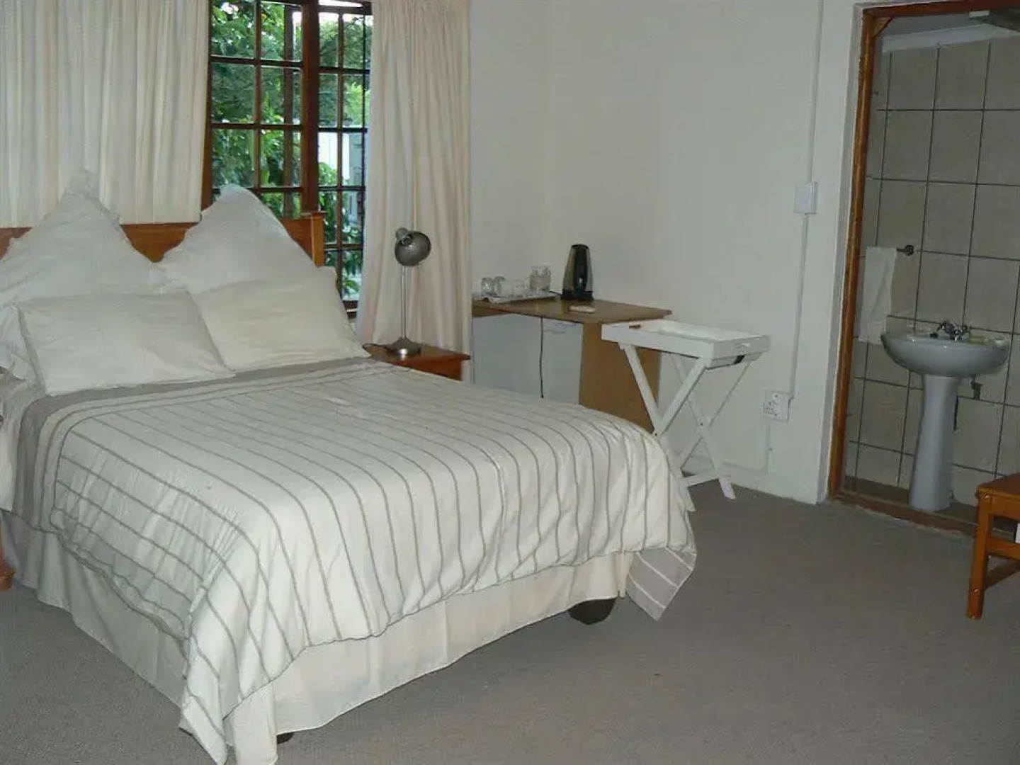 Country Link Guest Lodge