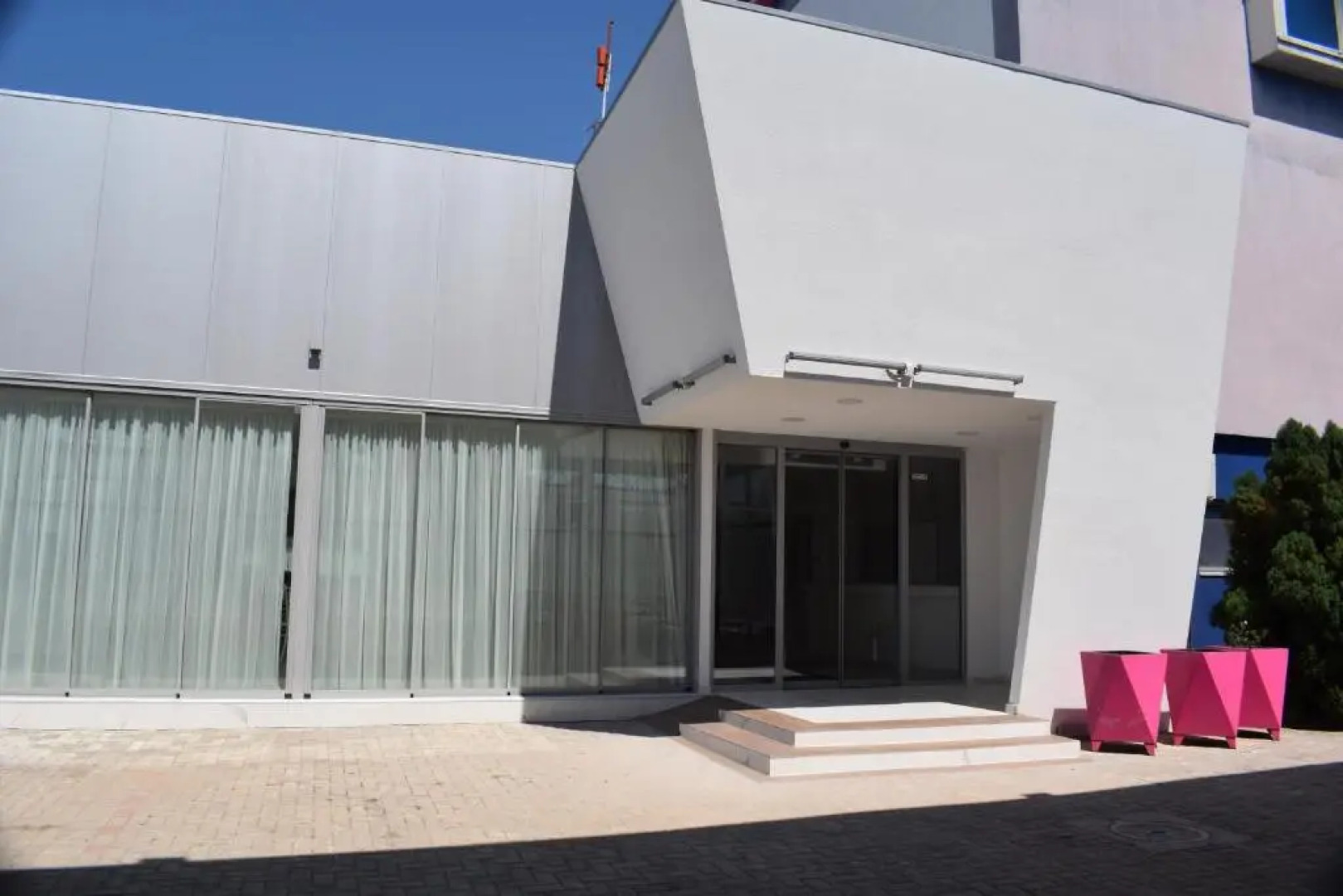 Radio Cafe Kanal 77 Hotel