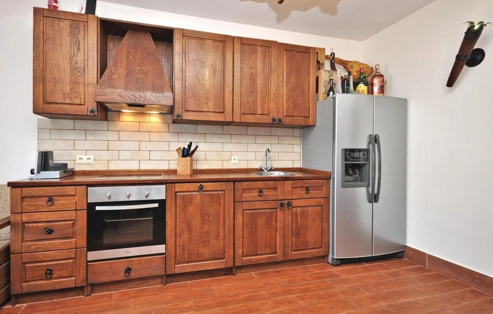 Beautiful Home in Makarska With Wifi and 7 Bedrooms