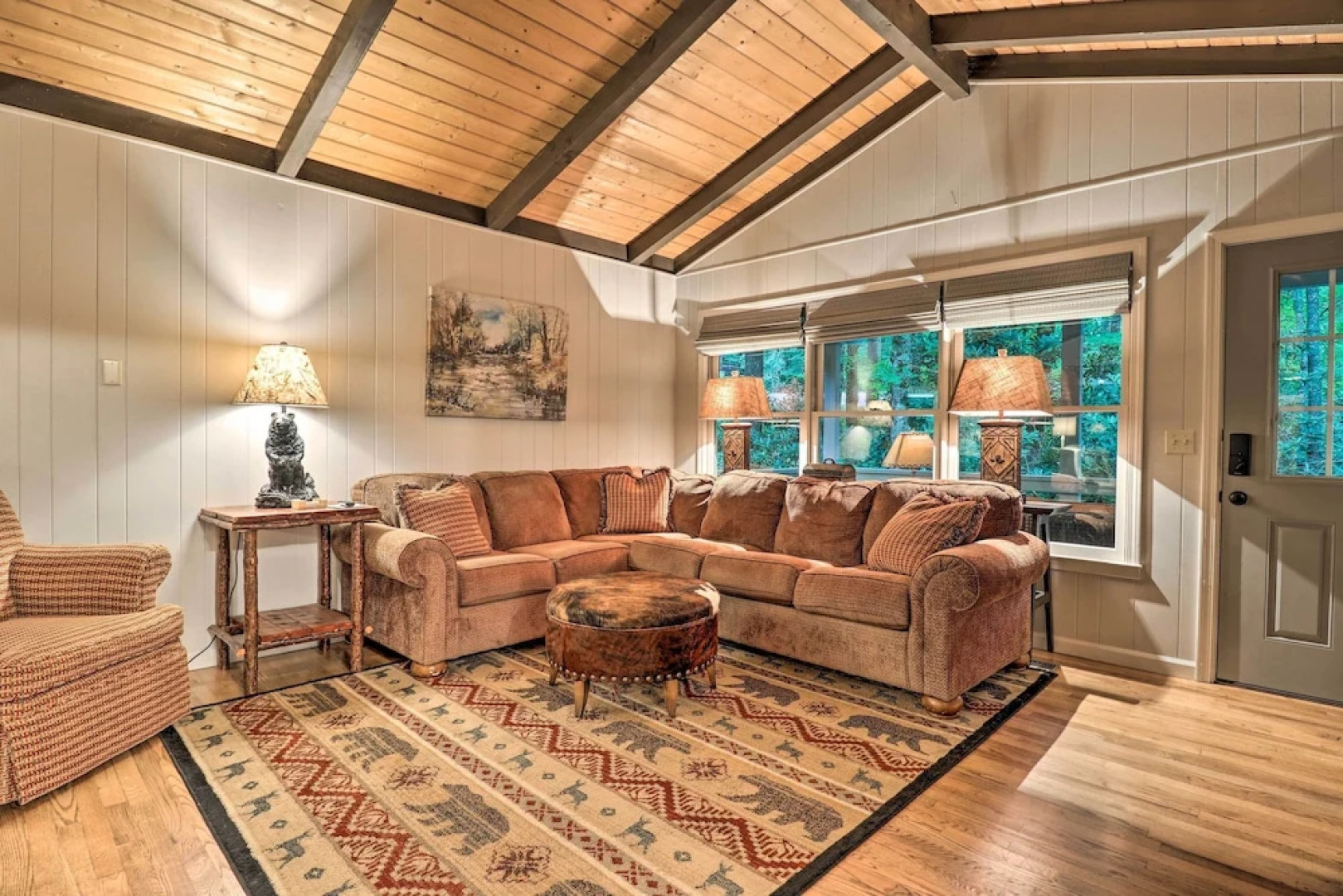 Updated Highlands Cottage w/ Deck + Fireplace!