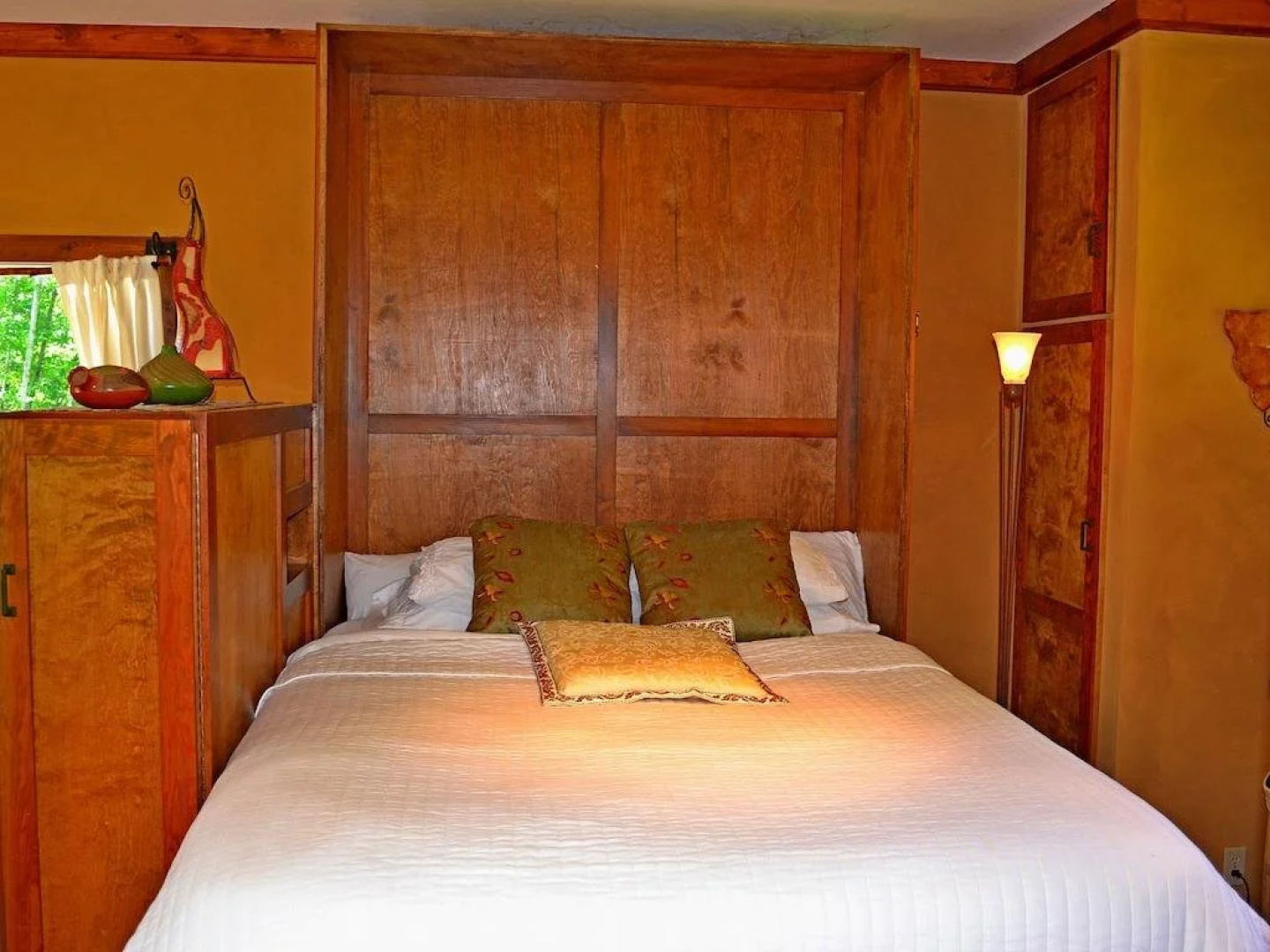 Alderwood Cottage & Suite - Bowen Island