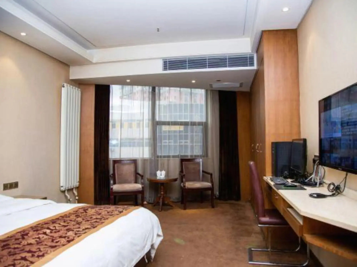 Zhonghuan Hotel