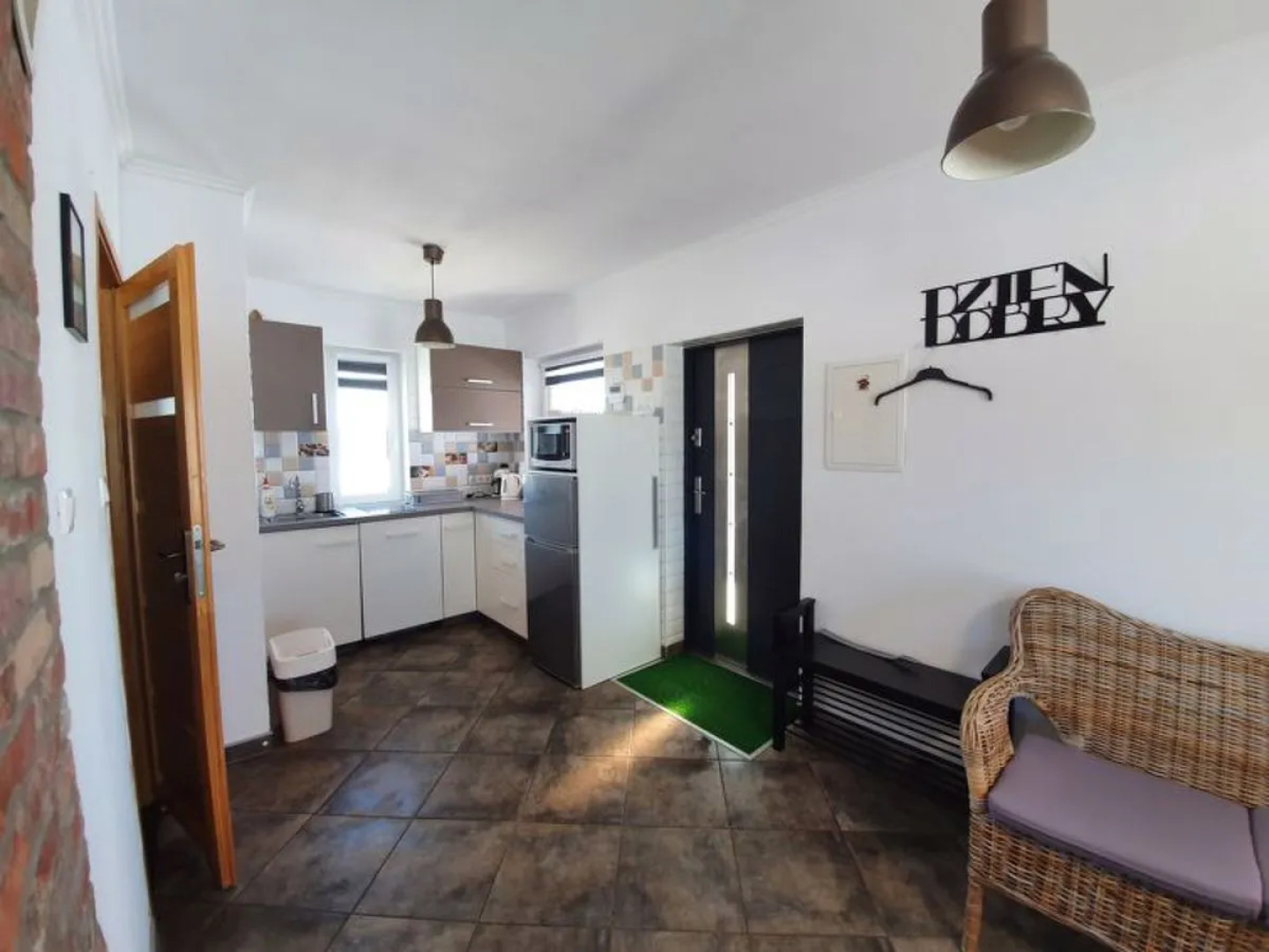 "MODRZEWIOWY ZAKąTEK"