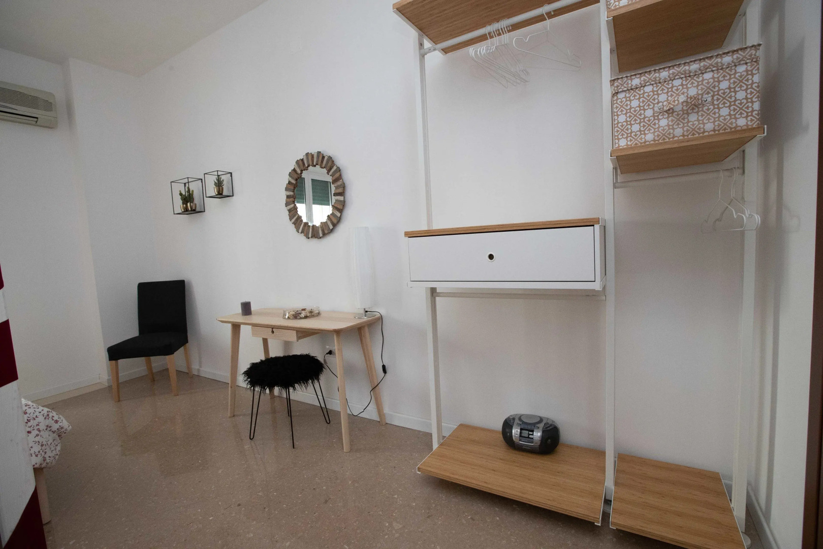 Abstract Apartment M84