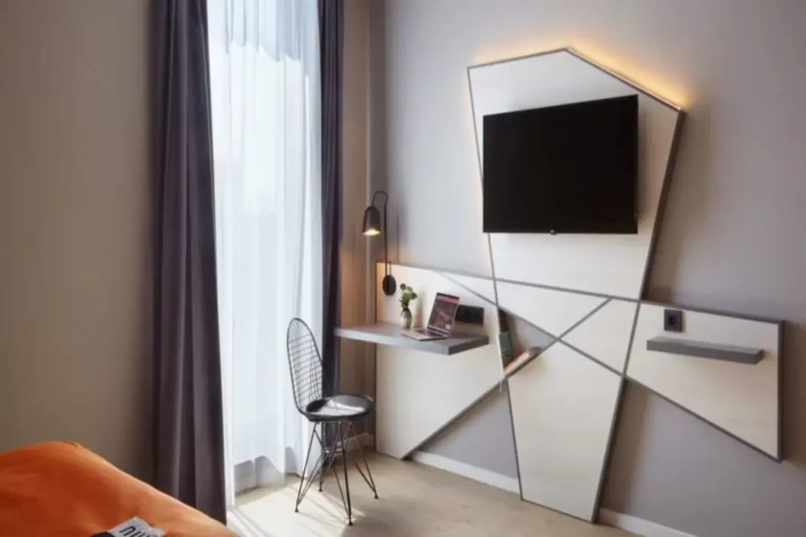 Holiday Inn - the niu, Hub Dusseldorf Messe by IHG