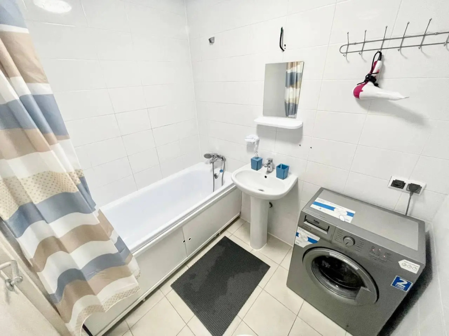 Sunny Days (Санни Дейз) на улице Лётчика Ларюшина 20