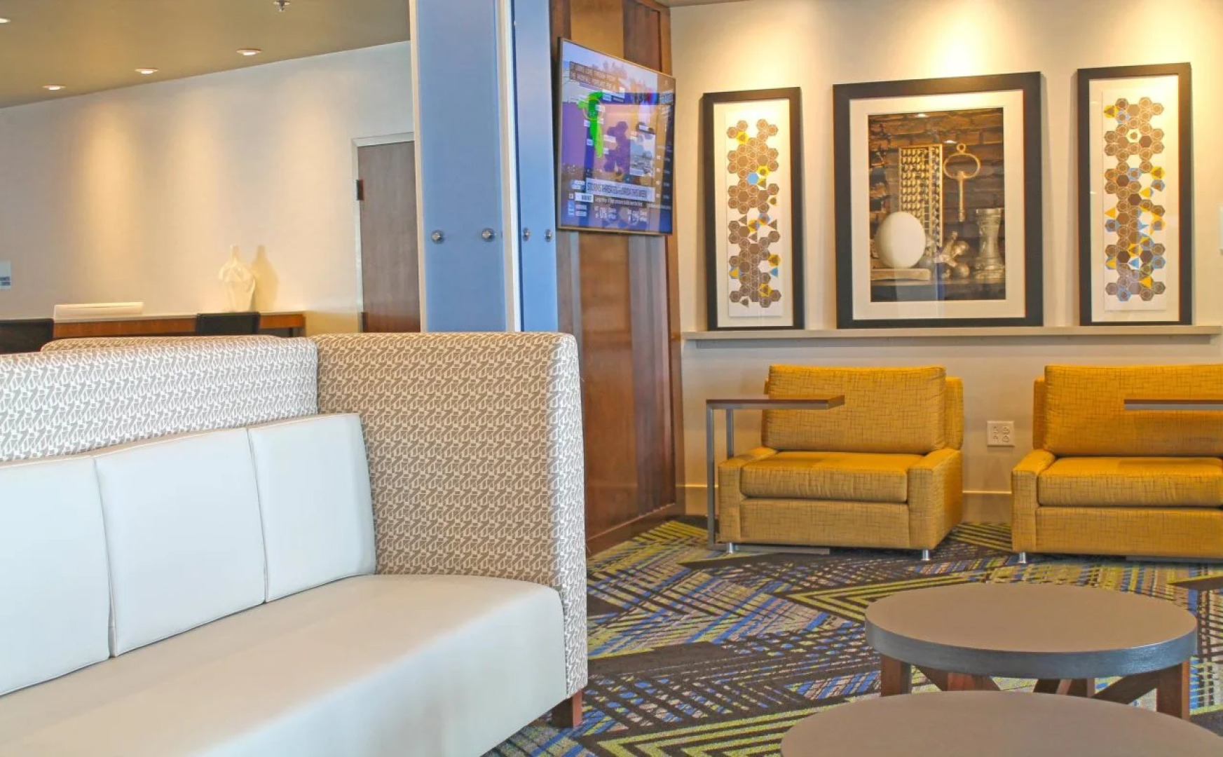 Holiday Inn Express & Suites St. Louis South - I-55 by IHG