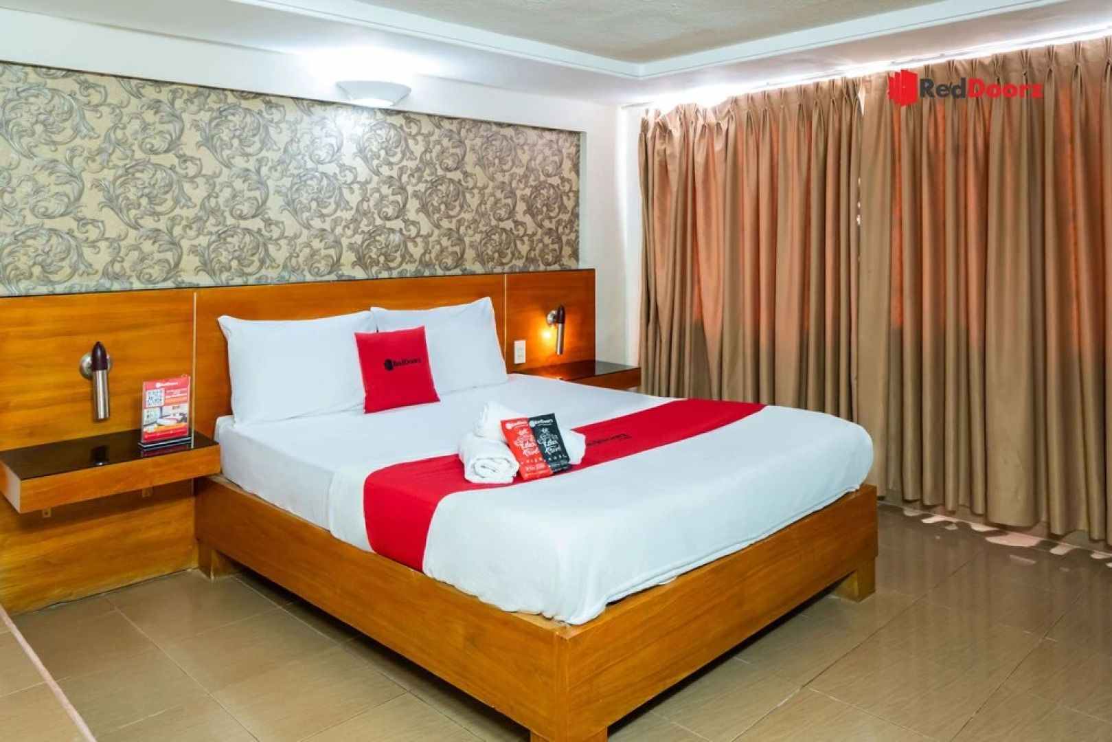 RedDoorz Near Tan Dinh Market 3