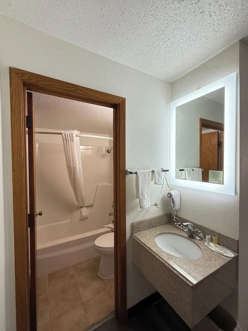 Super 8 West Fargo Main Ave ND