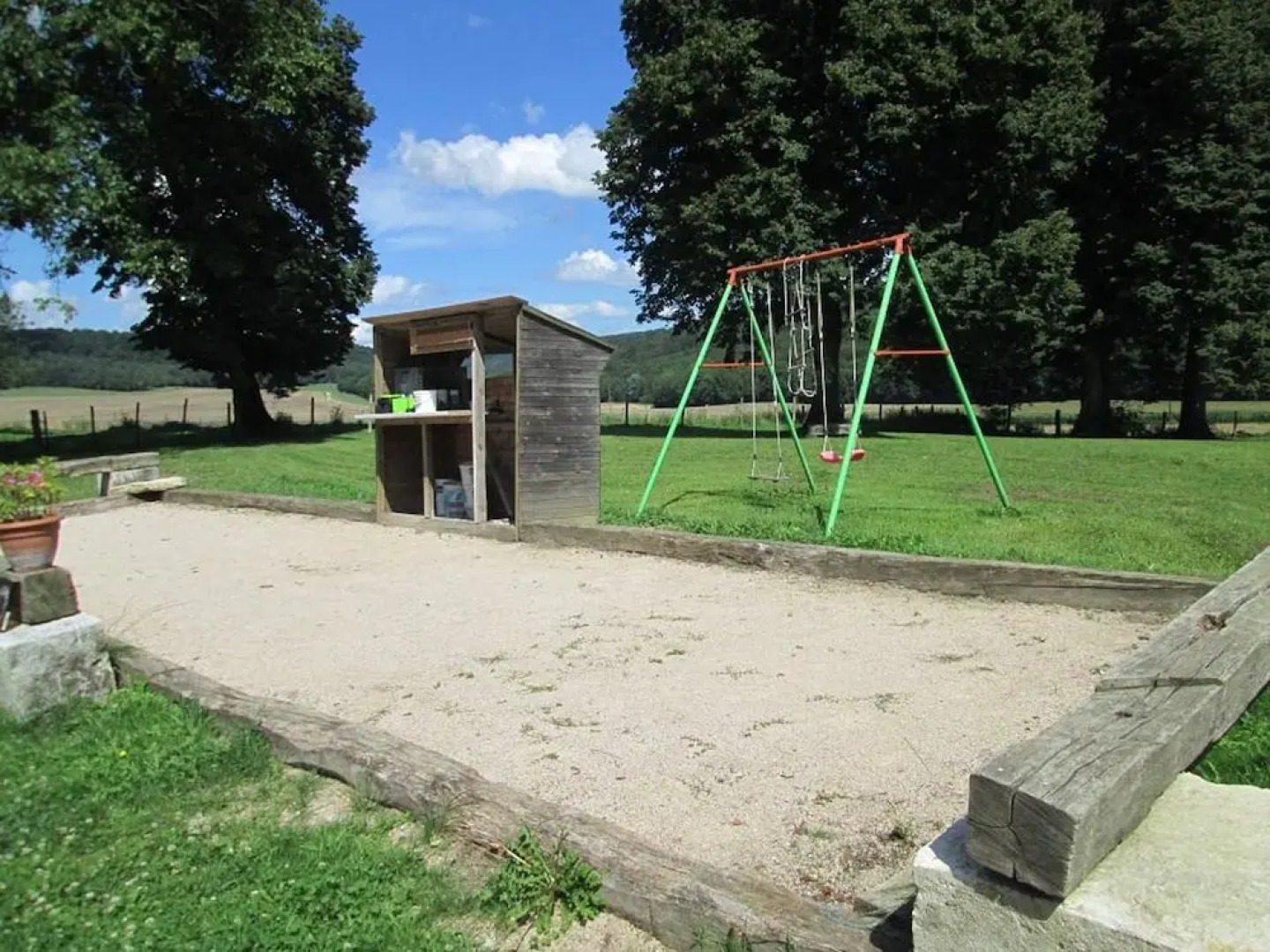 Apartment With one Bedroom and spa in Gézier-et-fontenelay, With Wonde