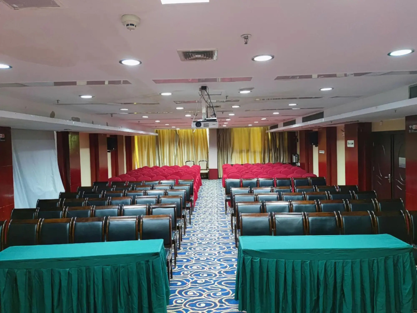 Bama Shouxiang International Hotel